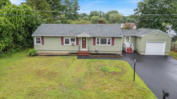 4 Linda Street, Salem, NH 03079