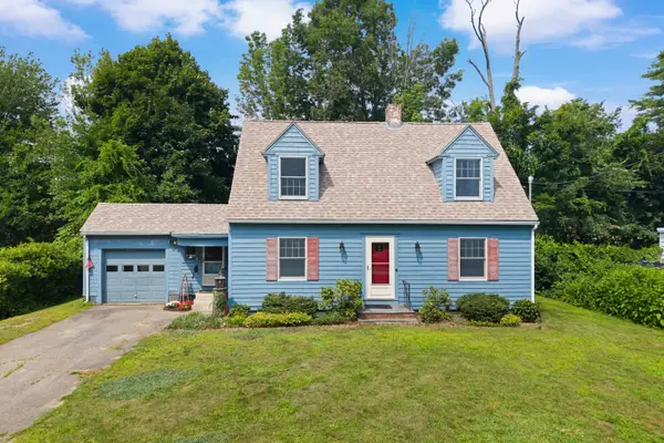6 Hartswood Road, Dover, NH 03820