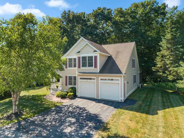 10 Cortland Avenue, Stratham, NH 03885