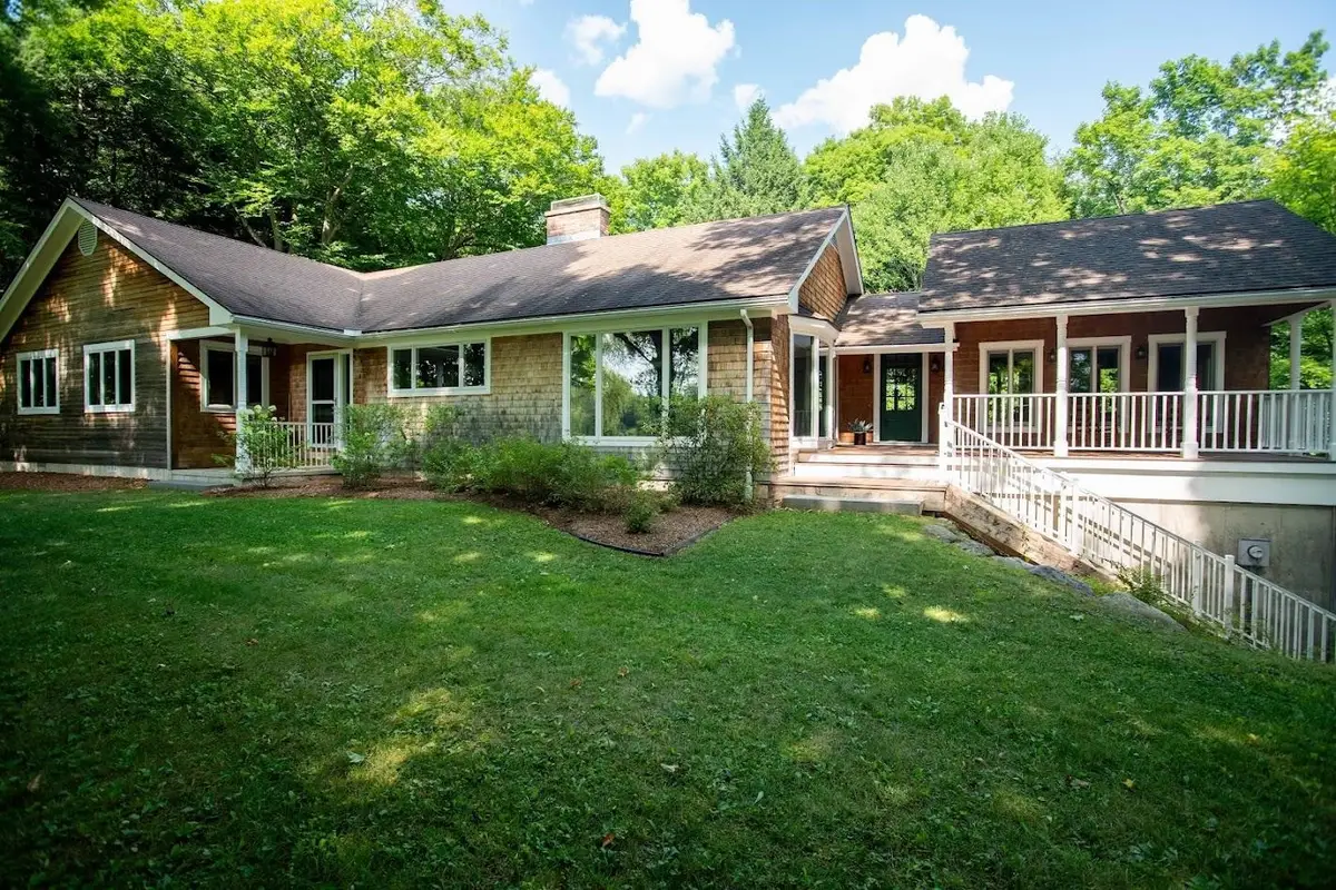 8 Douglas Road, Essex, VT 05452 - #1