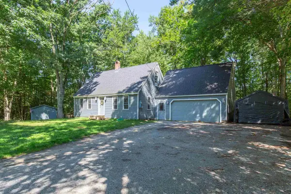 39 Evergreen Circle, Henniker, NH 03242-3174