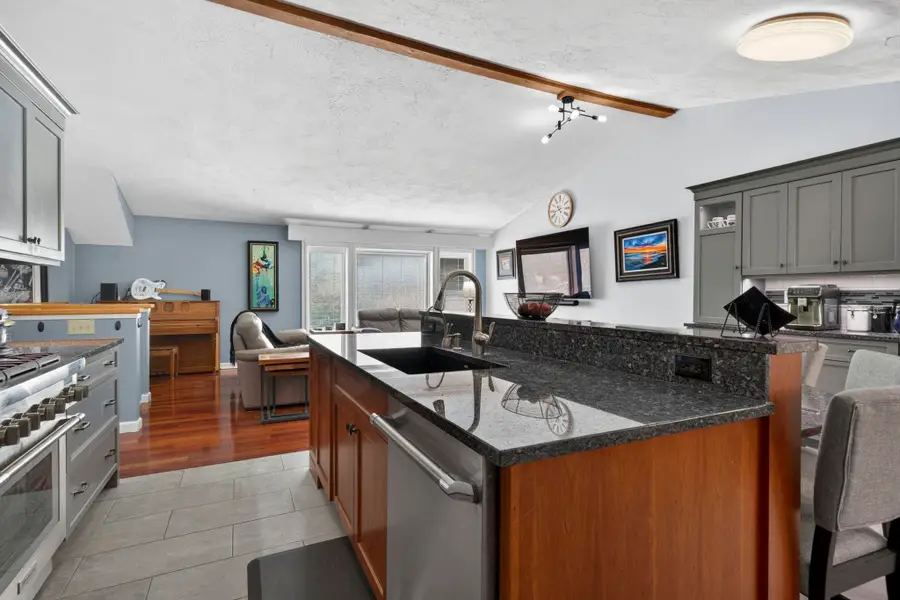 49 Birkdale Road, Bedford, NH 03110 - #3