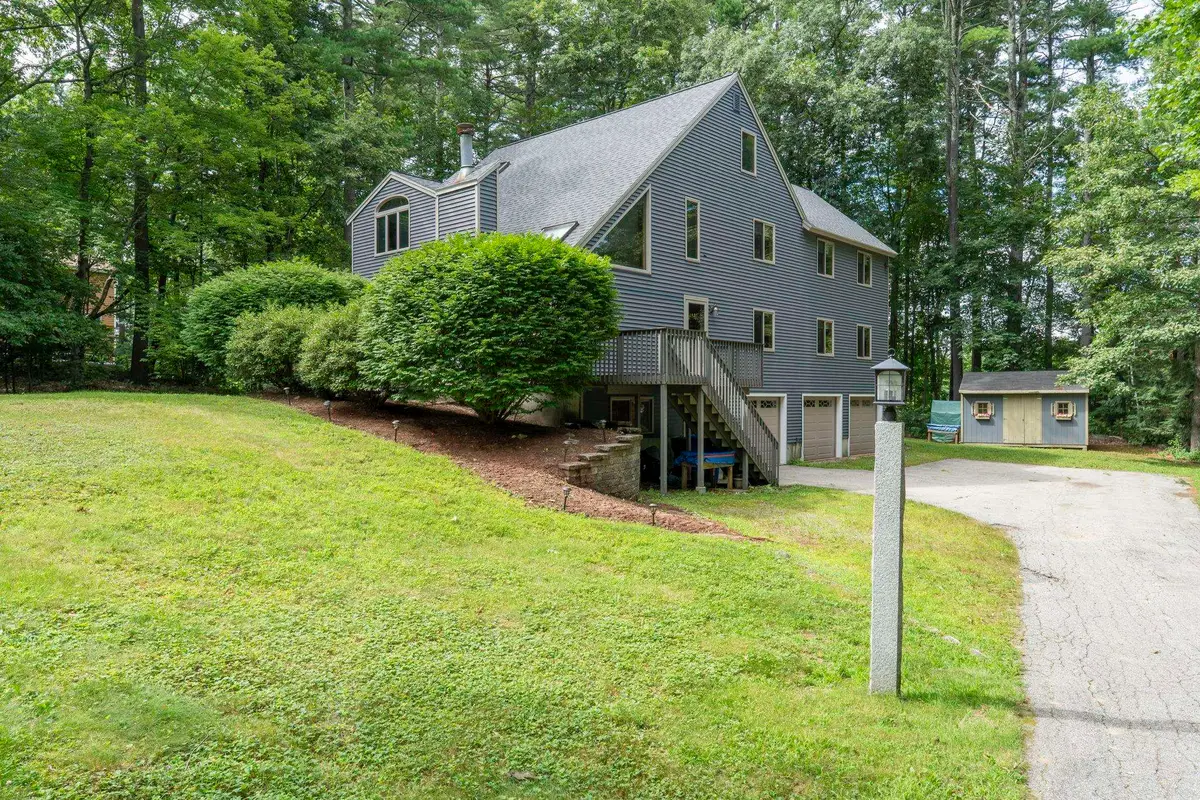8 Seasons Lane, Londonderry, NH 03053 - #1