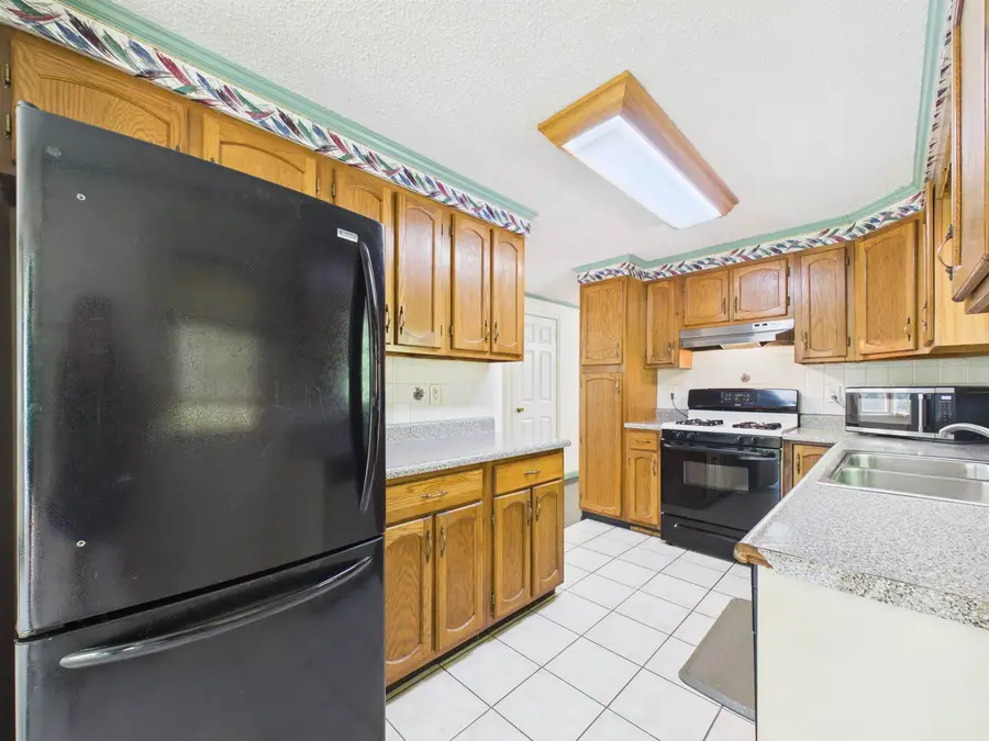 10 Beruk Hill Road, Hinsdale, NH 03451 - #2