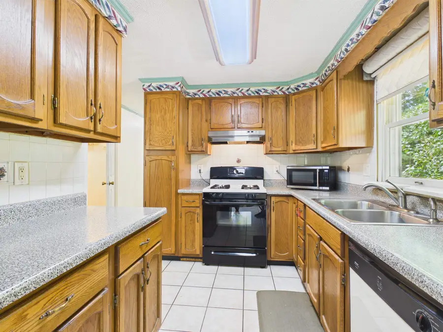 10 Beruk Hill Road, Hinsdale, NH 03451 - #3
