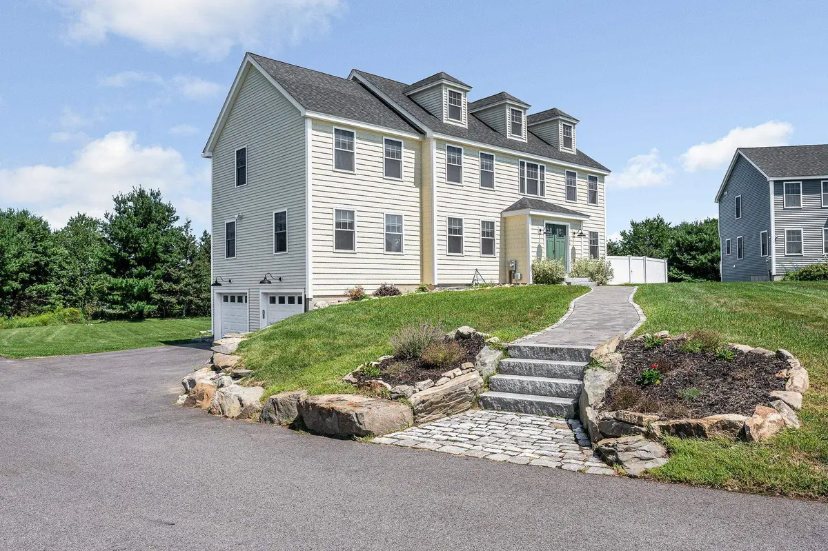 124 Thistlewood Drive, Pelham, NH 03076 - #1