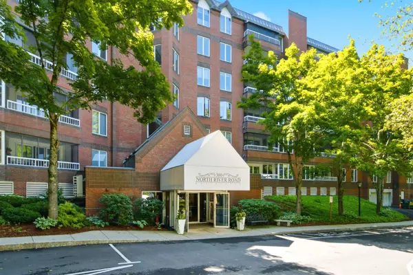 300 River Road #111, Manchester, NH 03104
