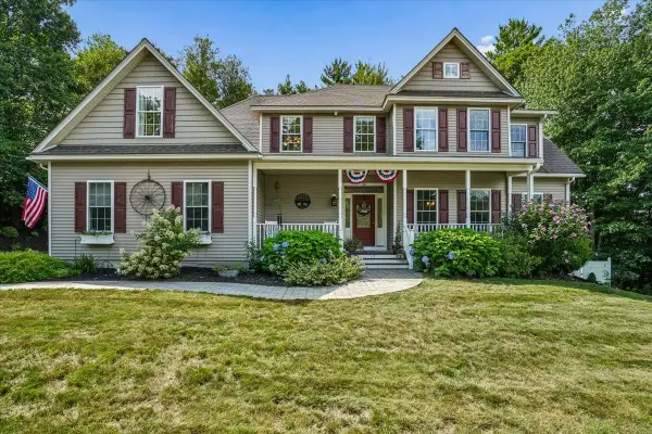 13 Post Road, Hooksett, NH 03106