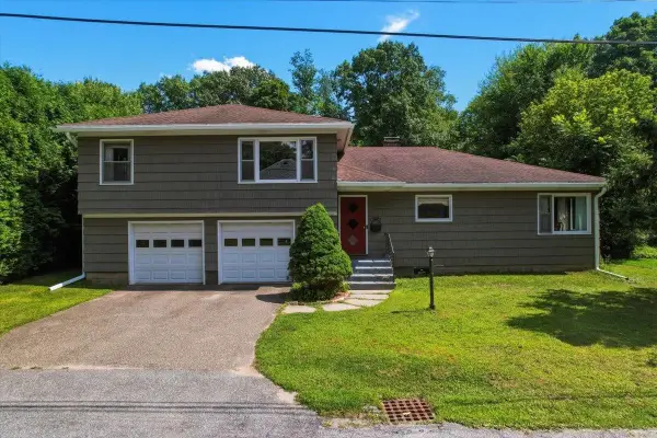 7-9 Oak Street, Essex Junction, VT 05452