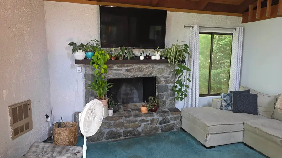 31 Clarina Nichols Lane, Hartford, VT 05047 - #3