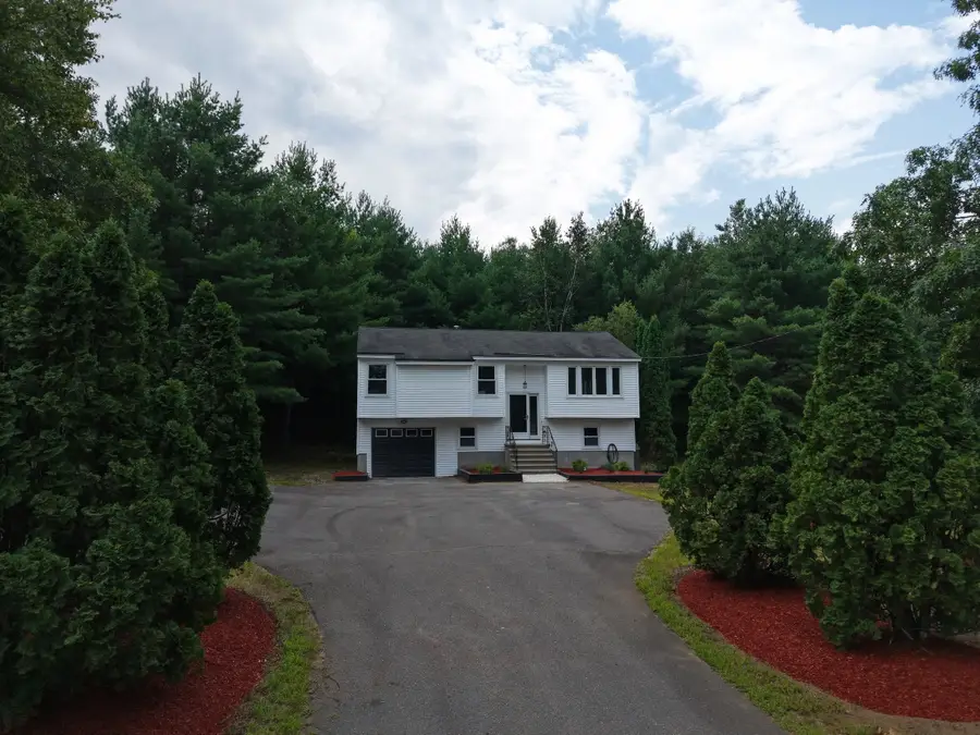 27 W Chamberlain Road, Merrimack, NH 03054 - #2