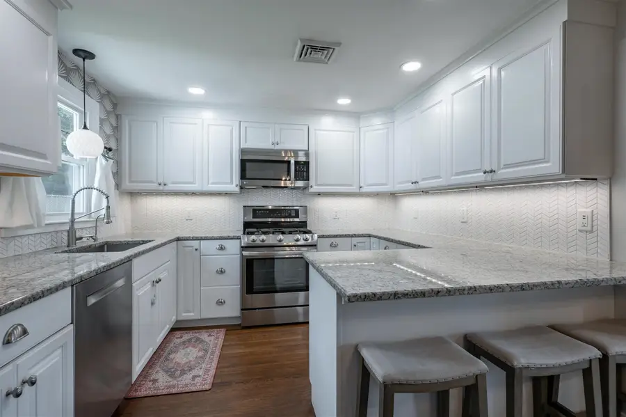 2 Hereford Drive, Nashua, NH 03062 - #3