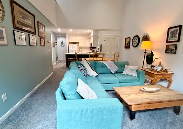 8 Deer Creek #E, Dover, VT 05356