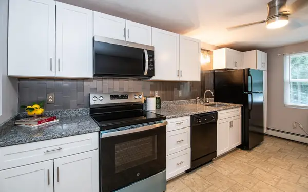 33 Garden Road #11, Plaistow, NH 03865