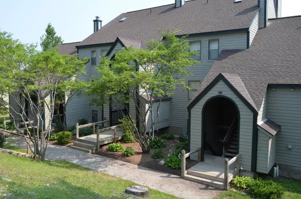 35 White Loop #B301, Ludlow, VT 05149