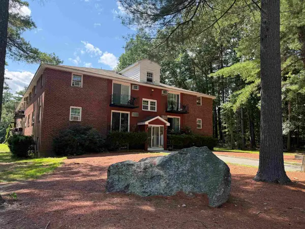 1 Charleston Avenue, Londonderry, NH 03053