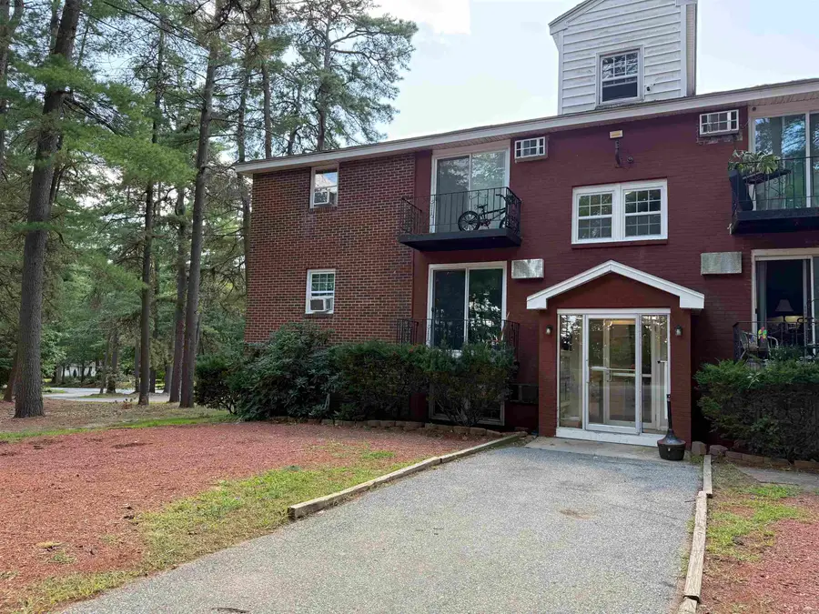 1 Charleston Avenue, Londonderry, NH 03053 - #2