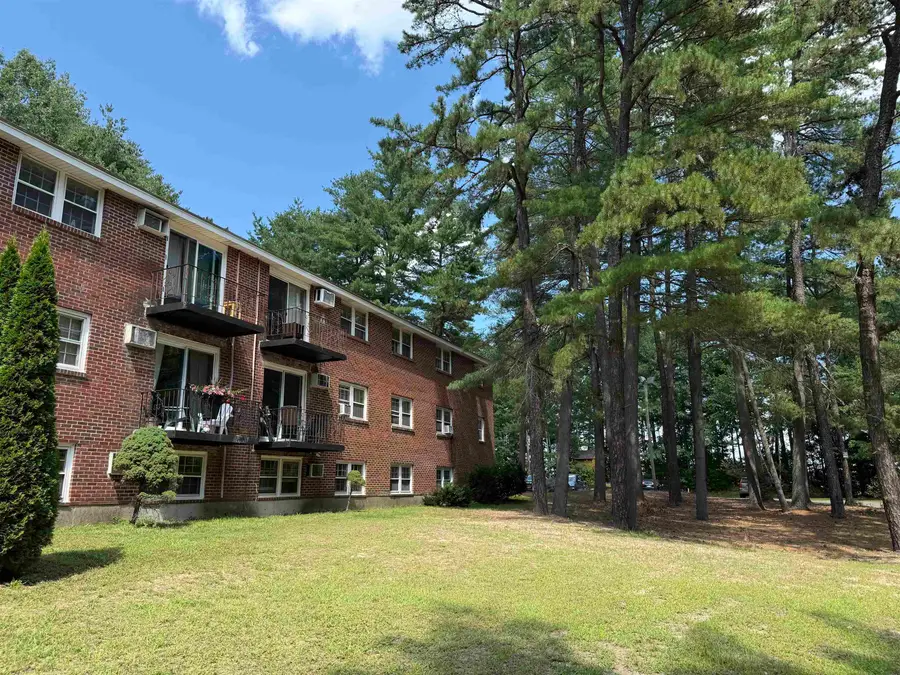 1 Charleston Avenue, Londonderry, NH 03053 - #3