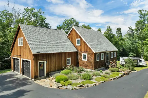 16 Valley View Road, Hebron, NH 03241