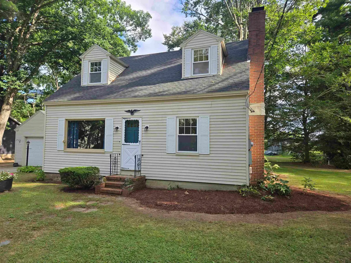 22 Oak Street, Rochester, NH 03839-5631 - #1