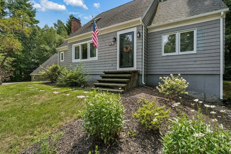 93 Old Nashua Road, Londonderry, NH 03053 - #2