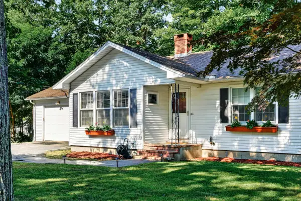 532 Oak Street, Manchester, NH 03104