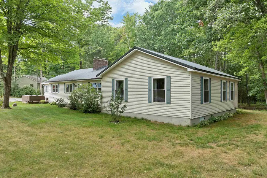 6 Ridgewood Drive, Bow, NH 03304 - #3