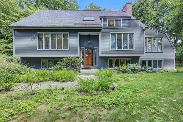 29 Bourbon Street, Bedford, NH 03110
