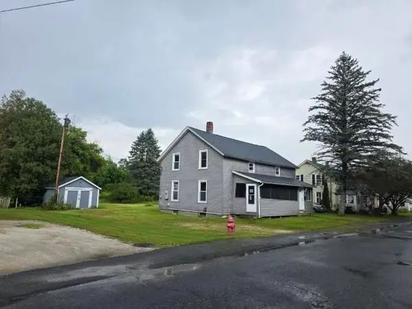 27 Meadow Street, Proctor, VT 05765