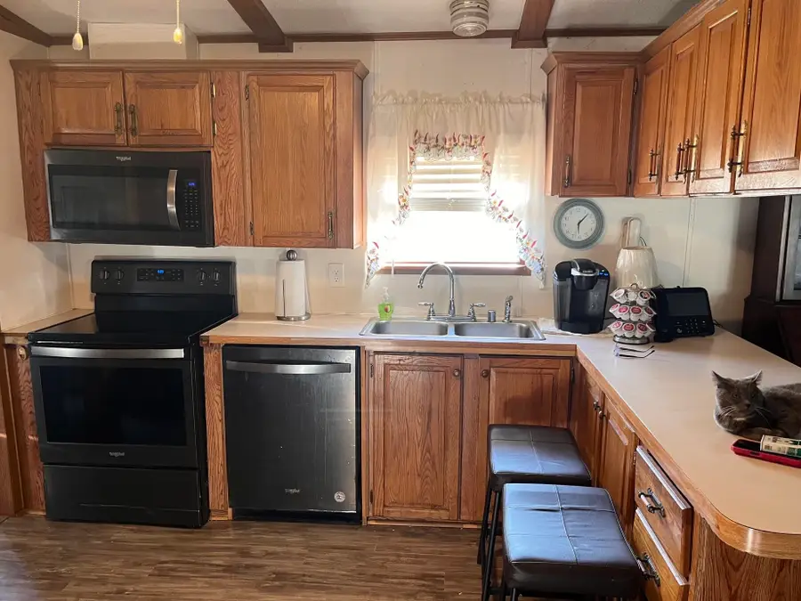 5 Karen Place, Claremont, NH 03743 - #3