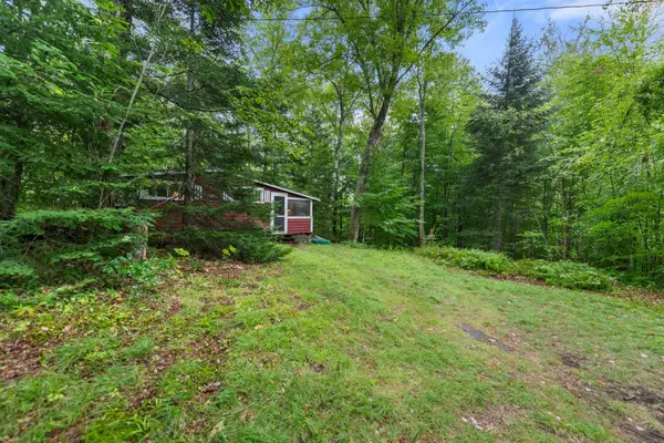 1662 Stinson Lake Road, Rumney, NH 03266