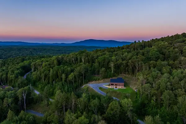 33 Stone Lodge Road, Winhall, VT 05340