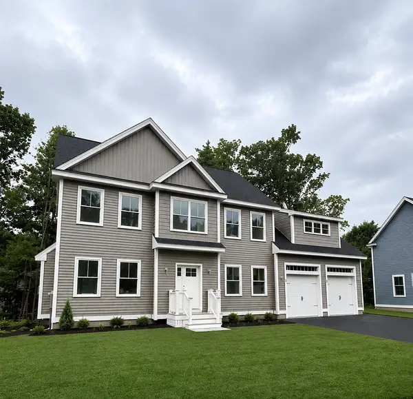 4 Navillus Way, Seabrook, NH 03874