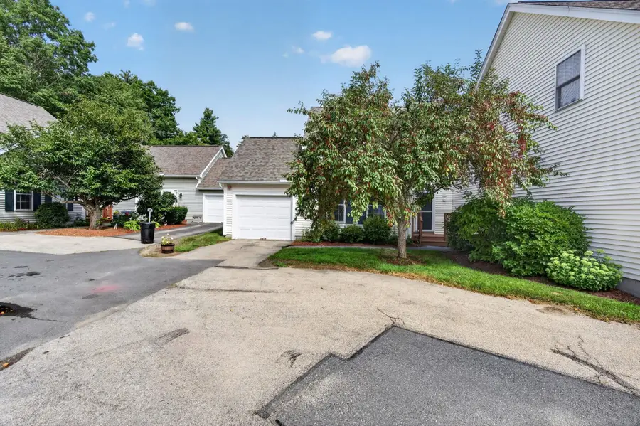 11 Echo Shore Drive, Merrimack, NH 03054 - #3