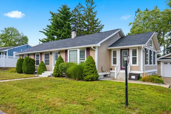 12 Pine Hill Avenue, Goffstown, NH 03045