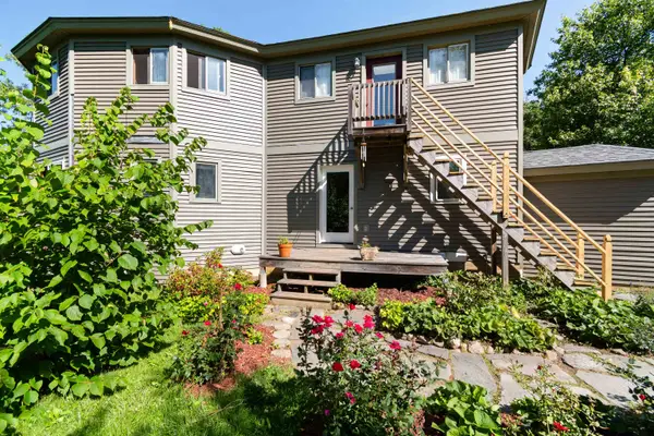 295 Ten Stones Circle, Charlotte, VT 05445