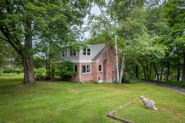 2 Bromley Lane, Bennington, VT 05257