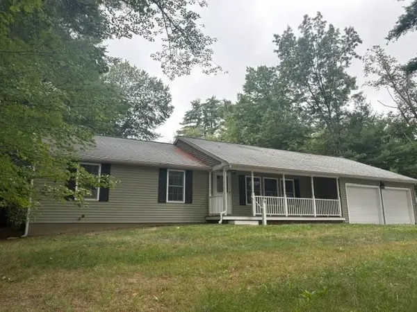 8 Woodridge Lane, North Hampton, NH 03862