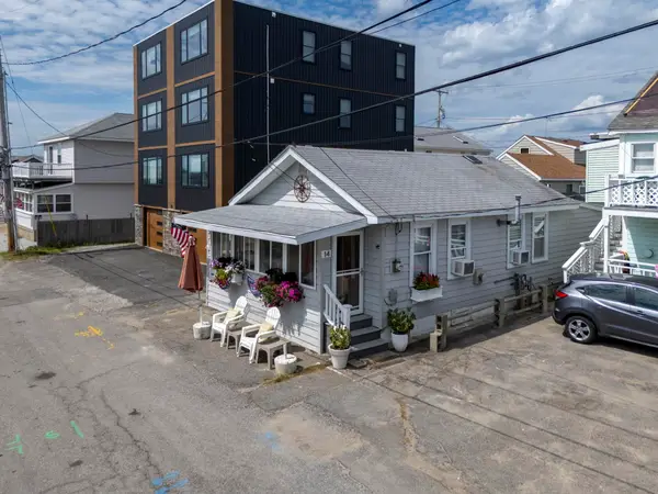 14 Manchester Street, Hampton, NH 03842