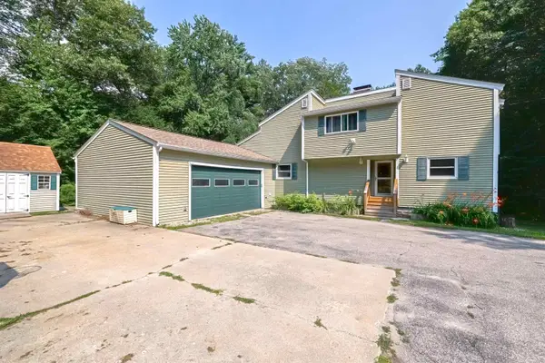 23 Beechwood Road, Hudson, NH 03051