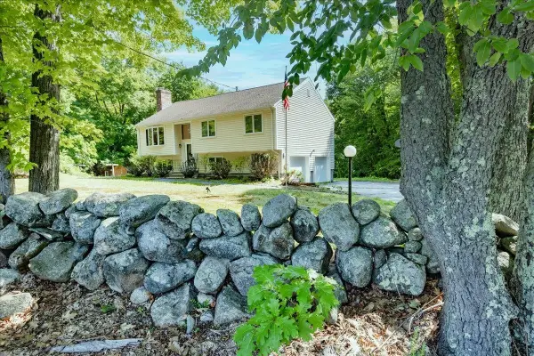 69 Peaslee Road, Merrimack, NH 03054