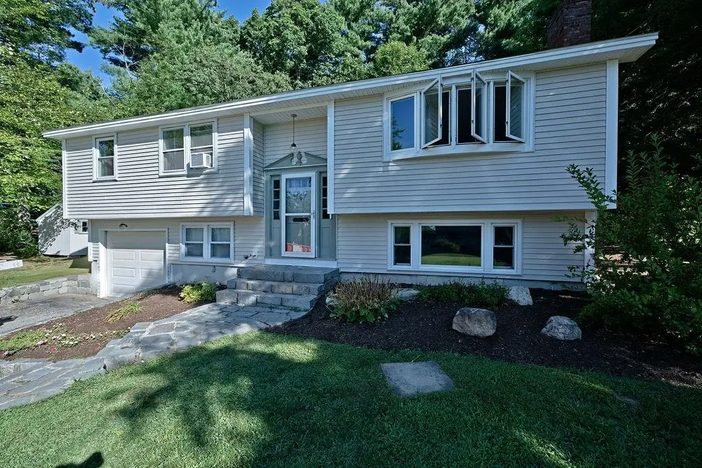 4 Brewster Street, Merrimack, NH 03054 - #1