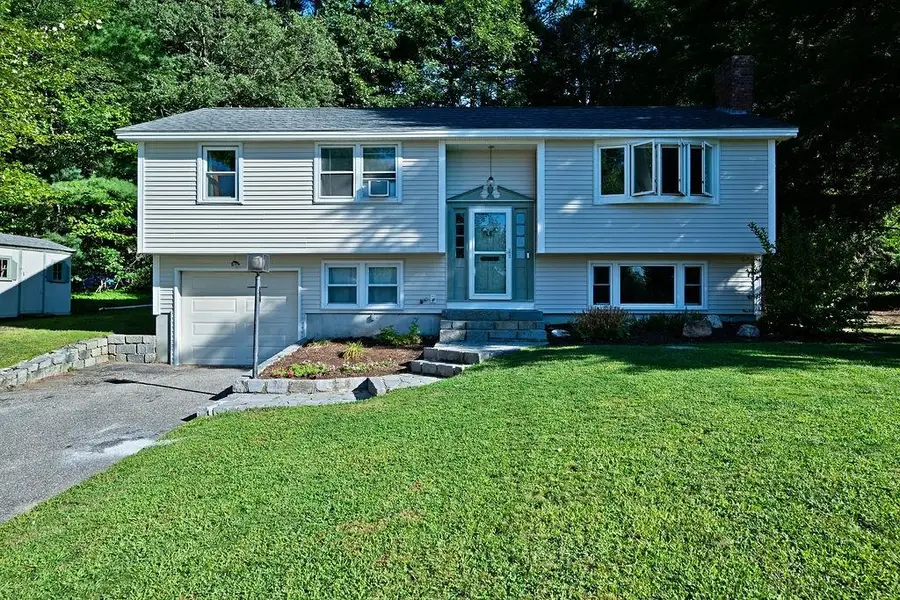 4 Brewster Street, Merrimack, NH 03054 - #3