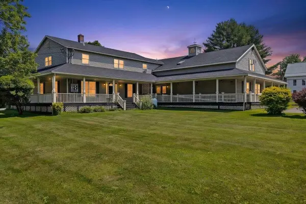 14 Sunset Drive, Waterbury, VT 05677