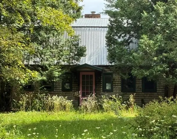 1049 Barker Road, Thetford, VT 05058