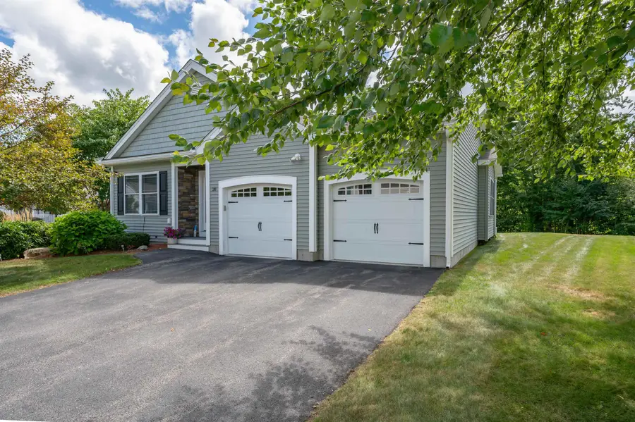 38 Sagewood Drive, Pelham, NH 03076 - #3