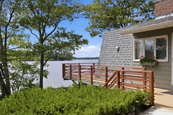 308 Governor Wentworth Highway, Tuftonboro, NH 03853