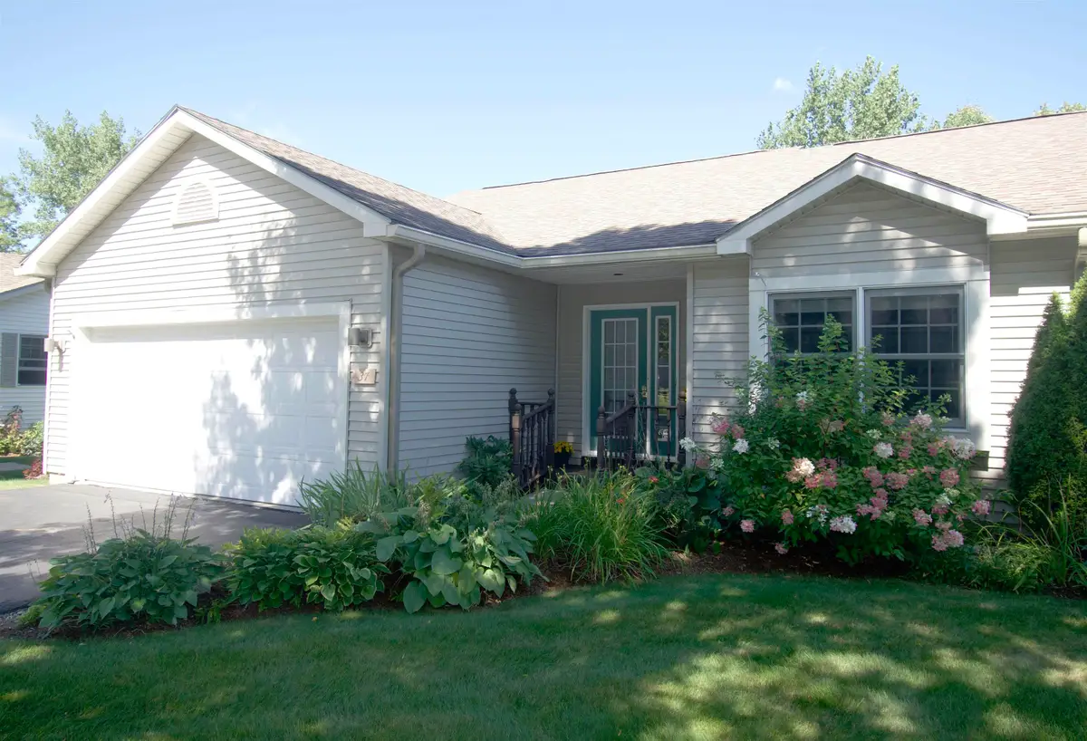 37 Honeysuckle Lane, Williston, VT 05495 - #1