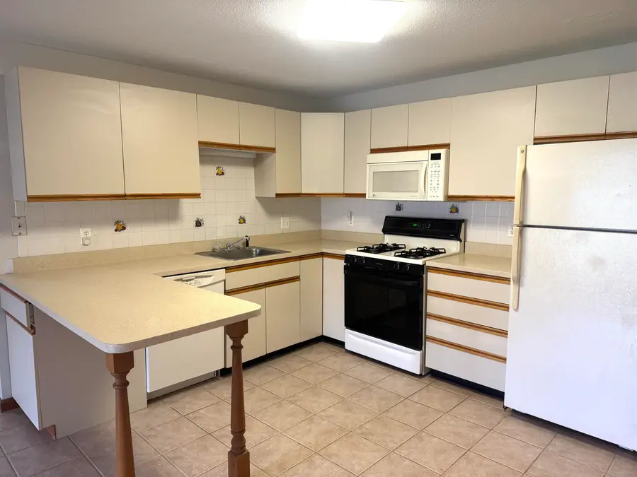 2 Roedean Drive #A201, Nashua, NH 03063 - #2