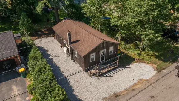 16 3Rd Street, Kingston, NH 03848